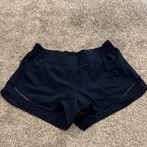 Lululemon Hotty Hot high rise, 2.5 in shorts